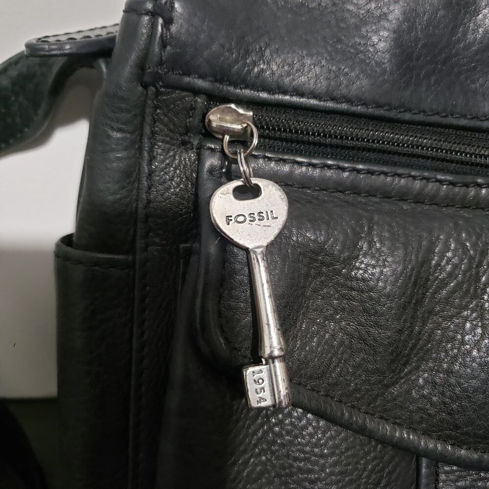 Vtg Fossil Black Leather Crossbody Shoulder Bag 75082 with Key - Picture 7 of 12
